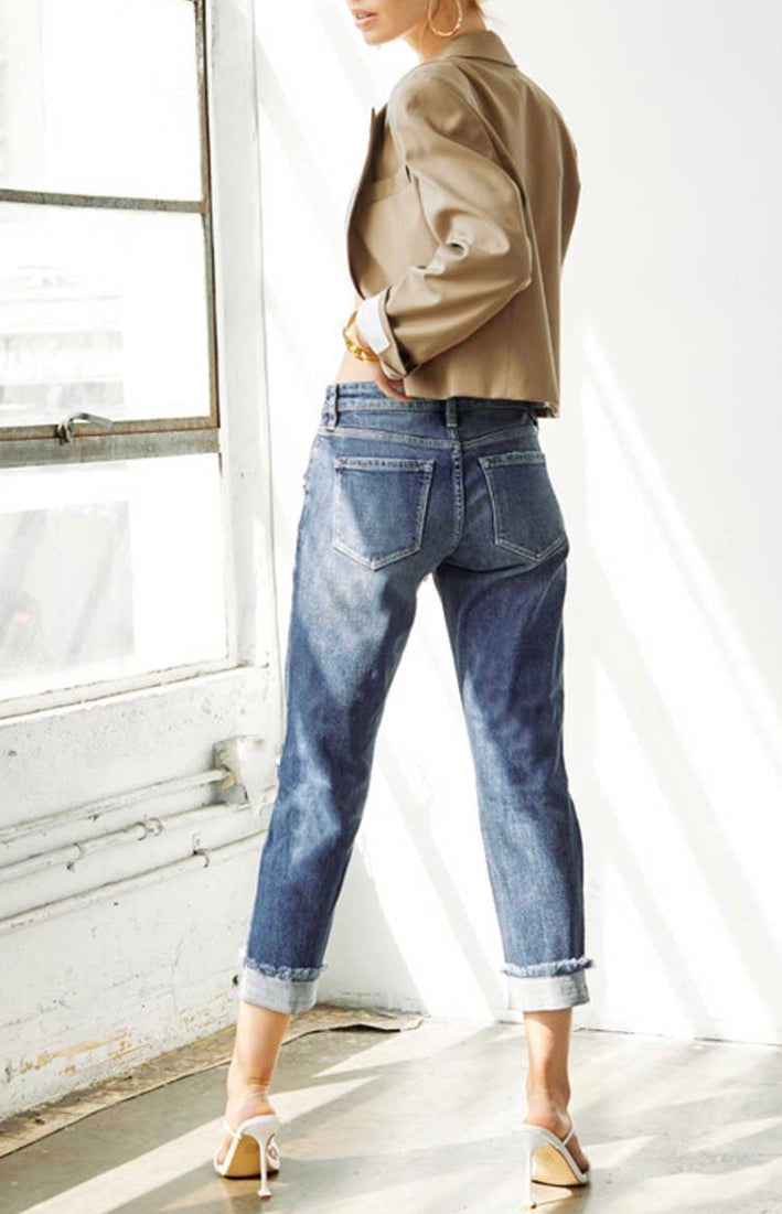 Mid-rise distressed slim boyfriend capri jeans